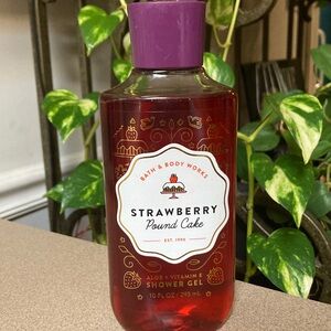 Bath & Body Works Strawberry Pound Cake Shower Gel - Rich Red